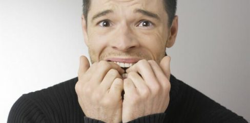 איך לעזור למישהו בהתקף חרדה